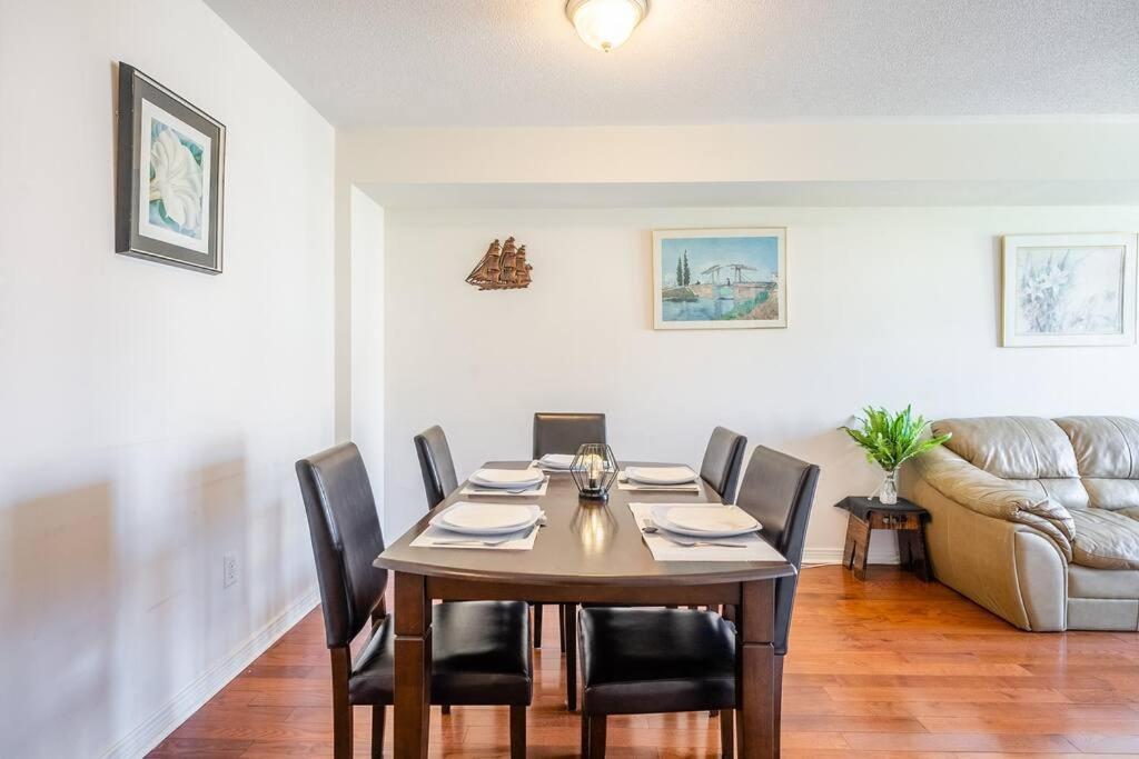 Beautiful Townhouse In Apartment